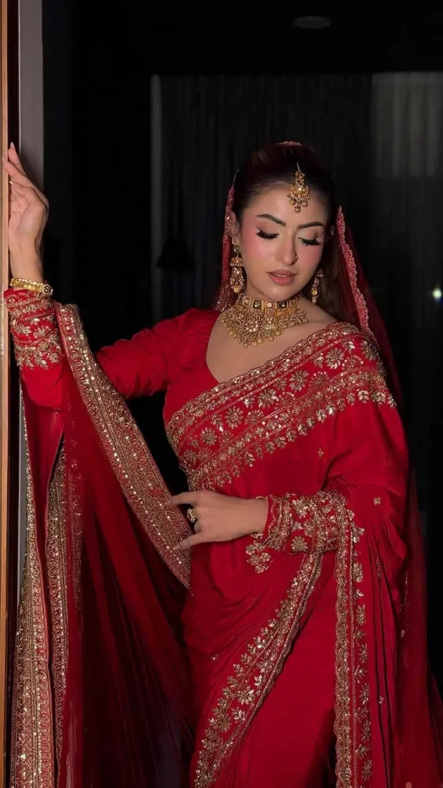 নিয়মিত জিমের পাশাপাশি বাড়িতে তৈরি স্বাস্থ্যকর খাবার খাচ্ছেন আনিকা কবির শখ।