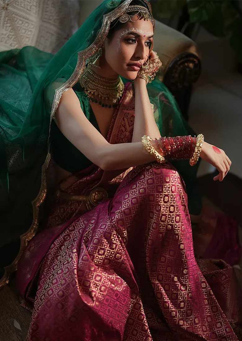কঠিন সময় পেরিয়ে এথনিক আবেদন নিয়ে ফিরলেন স্নিগ্ধা চৌধুরী