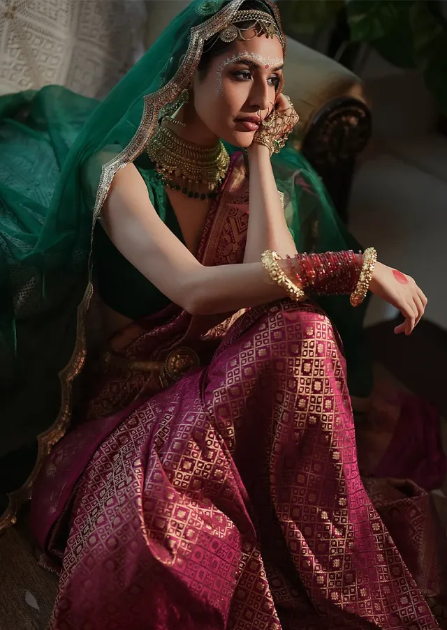কঠিন সময় পেরিয়ে এথনিক আবেদন নিয়ে ফিরলেন স্নিগ্ধা চৌধুরী