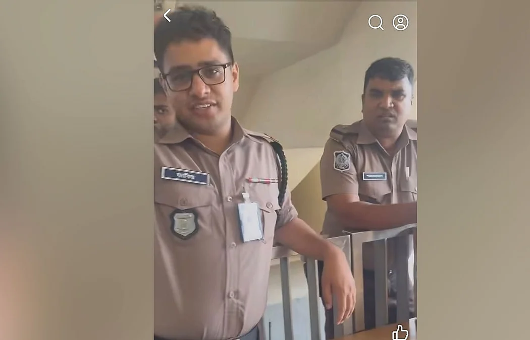 অ্যাথলেট প্রশিক্ষকের পোশাক 'অশালীন' বলে মেট্রোরেলে উঠতে বাধা