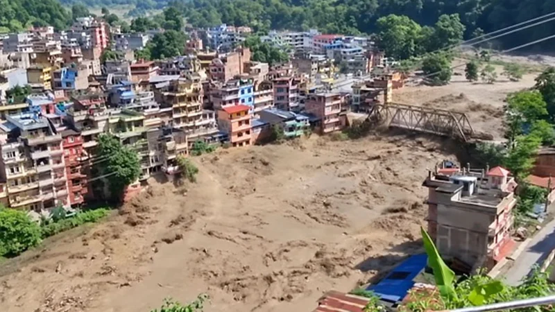 নেপালে আকস্মিক বন্যা: ৫ নিখোঁজ, ঘরবাড়ি ধ্বংস