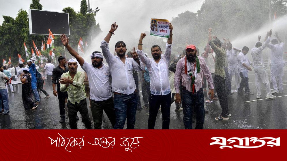 প্রধান নির্বাচন কমিশনার জ্ঞানেশ কুমারের পদত্যাগের দাবিতে দেশজুড়ে বিরোধী দলের বিক্ষোভ