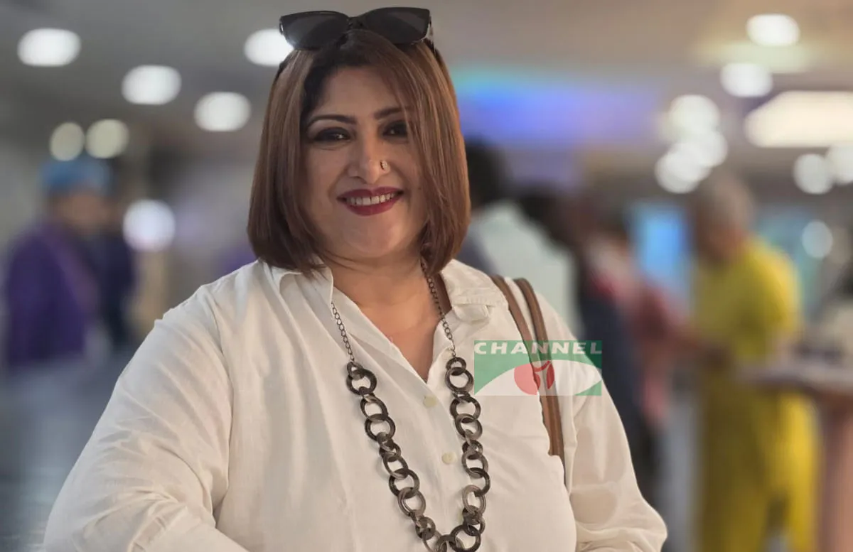 দীর্ঘ বিরতির পর অভিনয়ে ফেরার ইঙ্গিত দিলেন নব্বই দশকের নায়িকা কানিজ রাবেয়া রথি