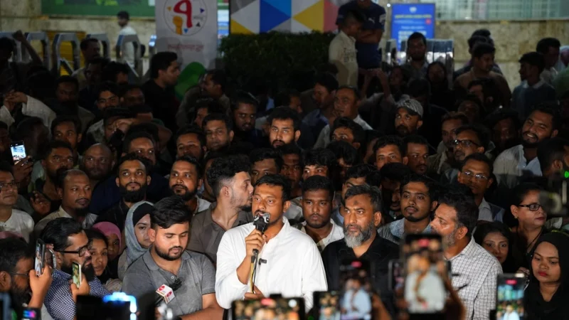 জ্বালানি তেলের দাম বৃদ্ধির প্রতিবাদে এনসিপির বিক্ষোভ, বিএনপি সরকারকে বিদায়ের হুঁশিয়ারি