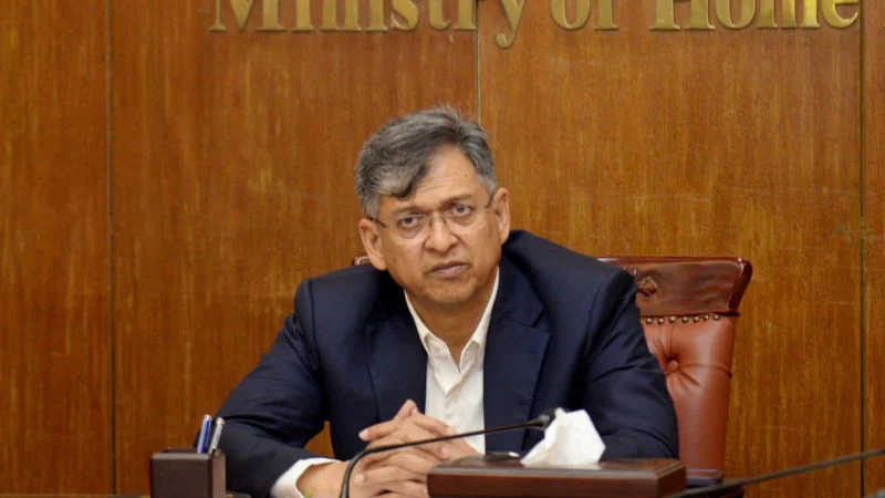 ফ্যাসিবাদী শক্তির সঙ্গে যোগাযোগ রাখলে পুলিশ সদস্যদের কঠোর ব্যবস্থা: স্বরাষ্ট্রমন্ত্রী