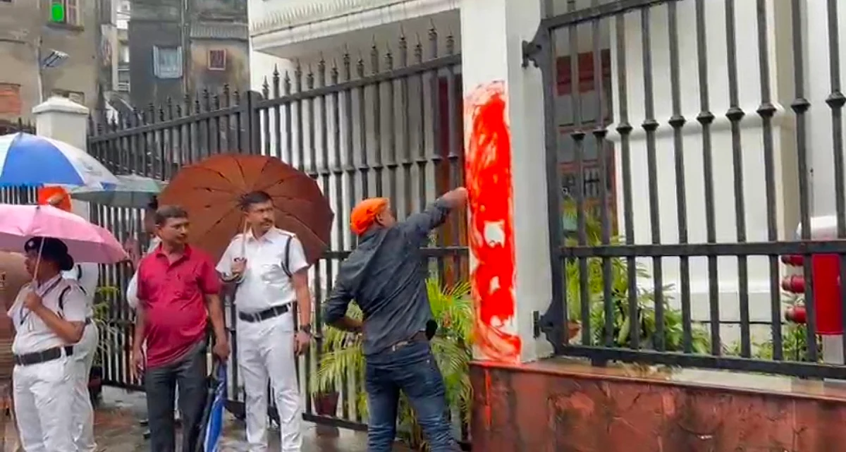 আনন্দবাজার পত্রিকার সাংবাদিকদের বিরুদ্ধে ১৫ ডিসেম্বর পর্যন্ত কঠোর পদক্ষেপ নিতে পারবে না পুলিশ: কলকাতা হাইকোর্ট