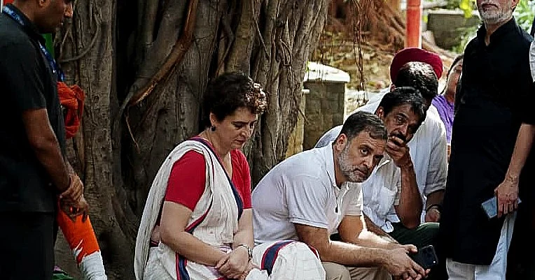 নির্বাচন কমিশনের বাইরে বিরোধীদের বিক্ষোভ, রাহুল গান্ধী সহ আটক অনেকে