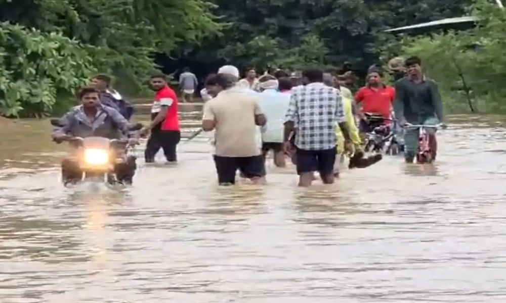 উত্তর প্রদেশে ৬০ ঘণ্টার অতিভারি বৃষ্টিতে ৫৬ জনের মৃত্যু, ব্যাপক ক্ষয়ক্ষতি