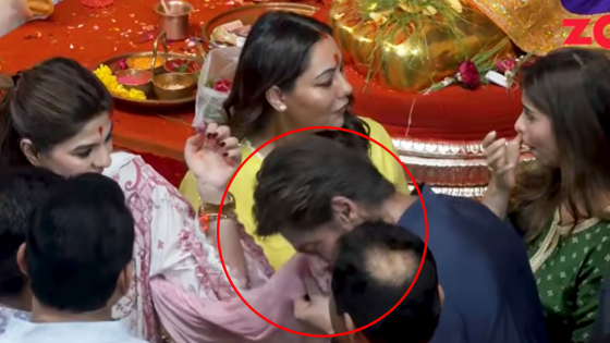 গণেশ উৎসবে শাহরুখ খানের ম্যানেজার পূজার অঙ্গভঙ্গি নিয়ে আলোচনা