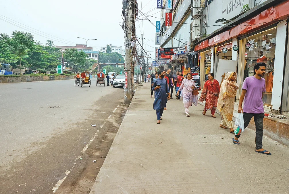 মিরপুর ১০-এ উচ্ছেদ অভিযানকে কেন্দ্র করে সংঘর্ষ, আগুন: ৩০ জন আটক
