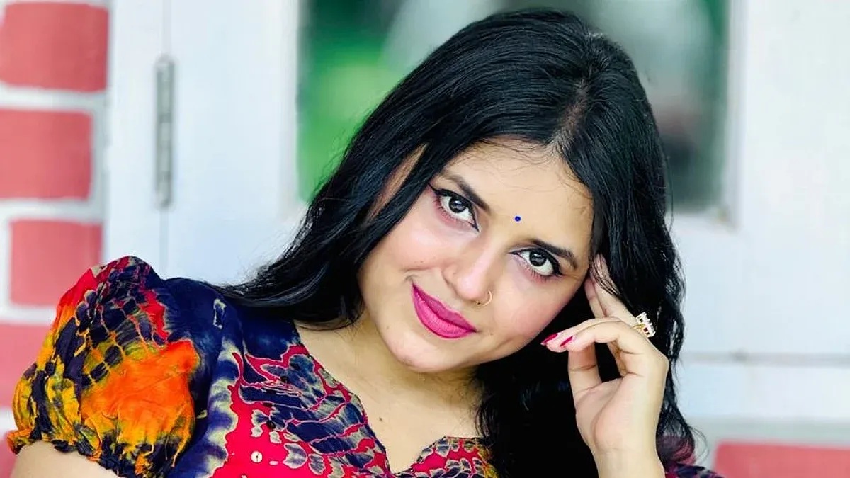 জিন্নাত ফারজানা চাঁদনী: অভিনয়ে এসেই আলোচনায় তরুণী