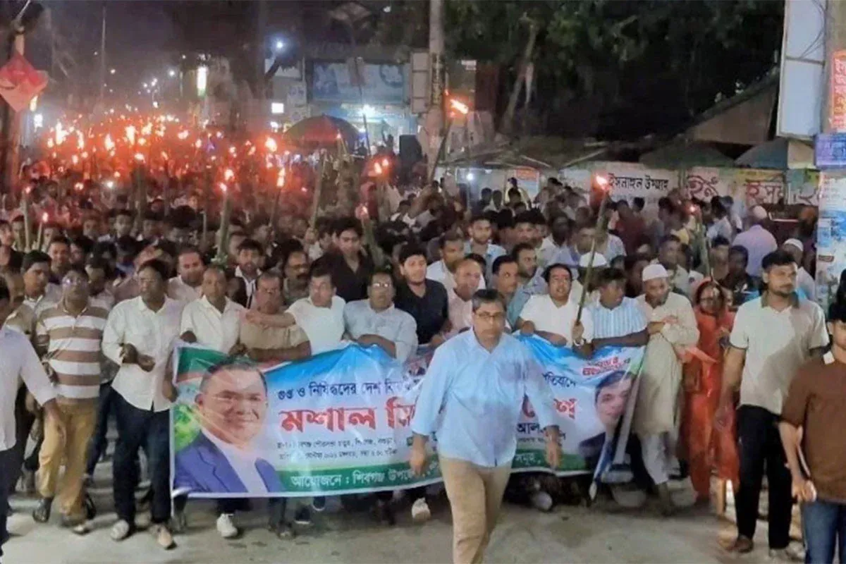 বগুড়ায় বিএনপি আয়োজিত মশাল মিছিল ও সমাবেশ: গুপ্ত ষড়যন্ত্রের প্রতিবাদ
