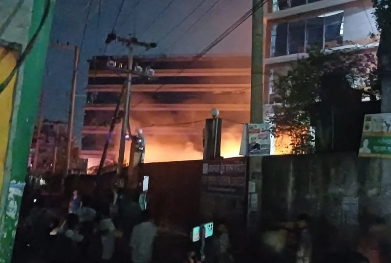 আশুলিয়ায় পোশাক কারখানায় সিলিন্ডার বিস্ফোটে ৬ জনের মৃত্যু, আহত ২০
