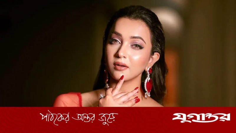 কৌশানি মুখার্জির দুর্গাপূজা: নতুন সিনেমা মুক্তি ও প্রেমময় উদযাপন