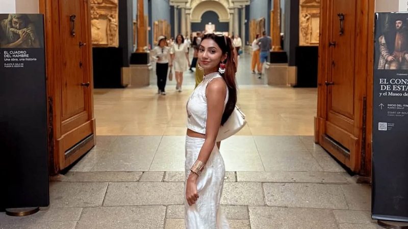 ইউরোপ ভ্রমণে অভিনেত্রী সুনেরাহ্ বিনতে কামাল, মাদ্রিদের প্রাডো জাদুঘরে ঘুরে বেড়ালেন