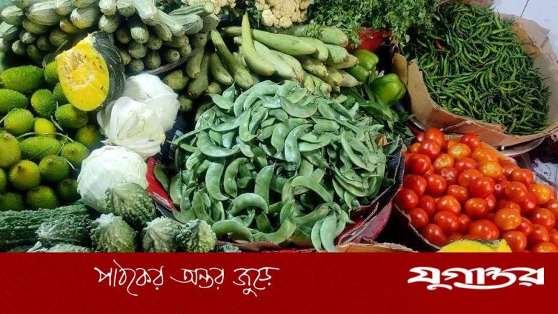 বাজারে আগাম শীতের সবজি উঠলেও ক্রেতার স্বস্তি নেই, দাম শুনে পিছু হটছেন ক্রেতারা
