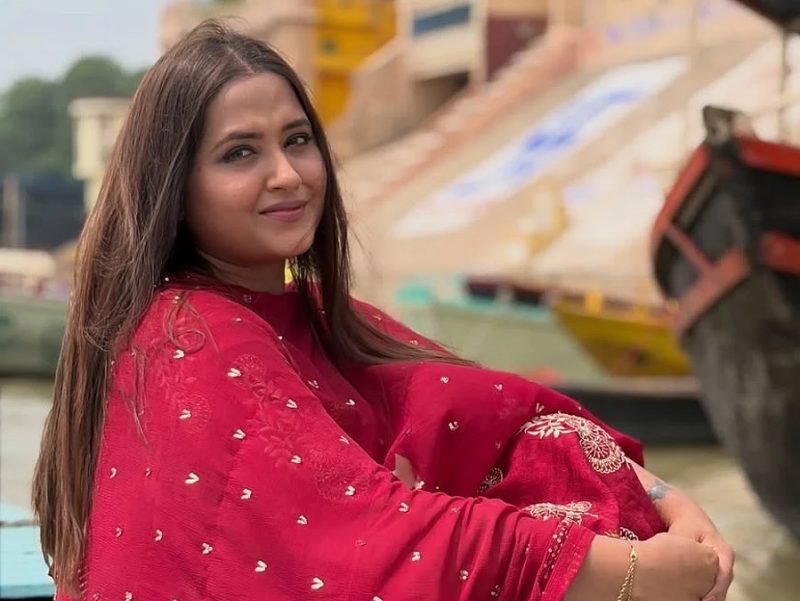 বিহার শরিফে গয়নার শোরুম উদ্বোধনে গিয়ে জনতার ভিড়ে হেনস্থার শিকার ভোজপুরি অভিনেত্রী কাজল রাঘবানি, ভাঙচুর গাড়িতে