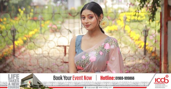 অভিনেত্রী সম্পিতা প্রামাণিককে টেনে হিঁচড়ে নিয়ে গেল গাড়ি, চালকের বিরুদ্ধে অভিযোগ দায়ের
