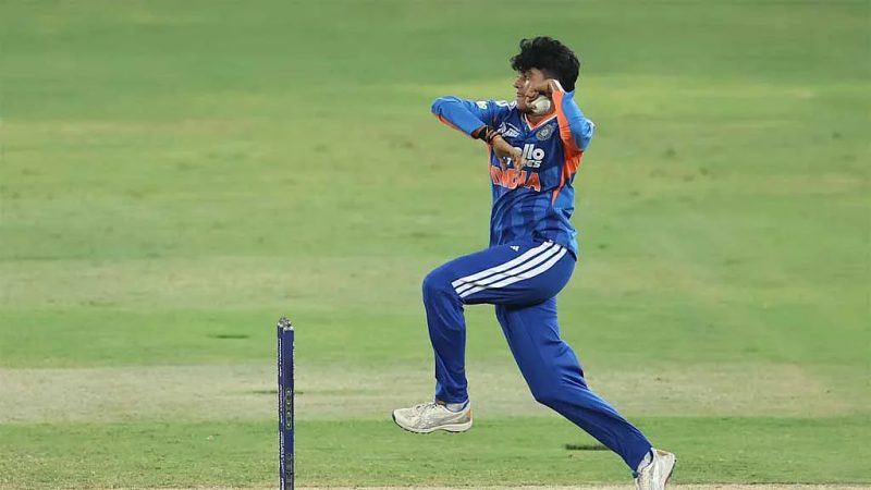 শ্রী চারানি টি-টোয়েন্টি বোলারদের মধ্যে বিশ্বরেকর্ড গড়লেন, মেগান শুটকে ছাড়িয়ে গেলেন