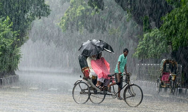 দেশের বিভিন্ন অঞ্চলে দমকা হাওয়াসহ বৃষ্টি ও বজ্রপাতের পূর্বাভাস