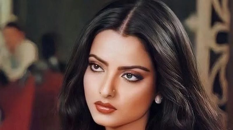বলিউডের চিরসবুজ রেখা আজ ৭৩-এ