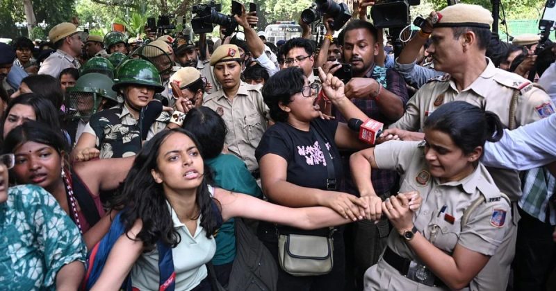 ভোটার তালিকা সংশোধনে অনিয়মের অভিযোগে দিল্লিতে বিক্ষোভ, ইন্টারনেট বন্ধ